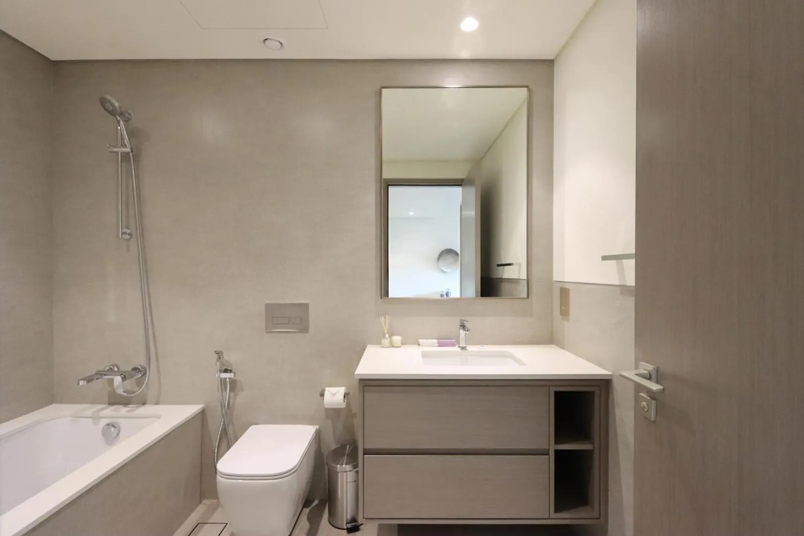 Апартаменты Livbnb-Prestige 1Br In Grande, Pool With Iconic Burj Khalifa View Дубай ОАЭ